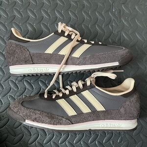 Adidas Sl72 Sneaker Charcoal, crystal sand, and brown